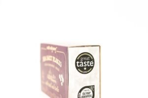 Jūros druskos dribsniai su česnaku ir baziliku, 75 g.