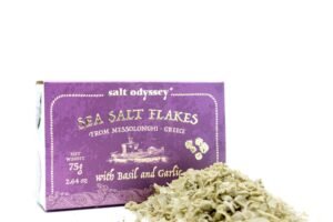 Jūros druskos dribsniai su česnaku ir baziliku, 75 g.